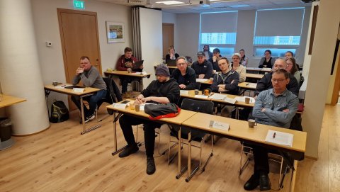 Á námskeiðinu er farið yfir hvert hlutverk stéttafélaga, sambanda og heildarsamtaka á vinnumarkaði e…