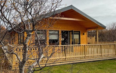 Sem fyrr býður félagið hús og íbúðir af mismunandi stærðum og gerðum, í mismunandi umhverfi víða um &hellip;