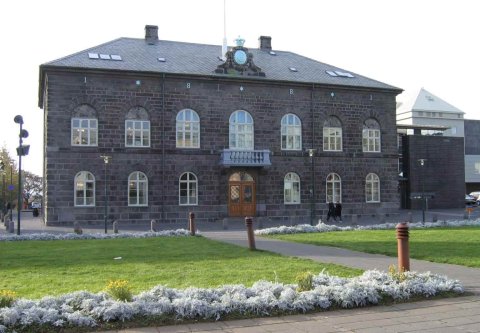 ASÍ gagnrýnir niðurskurð og óttast aukna verðbólgu