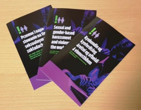 Bæklingur um áreitni á þremur tungumálum