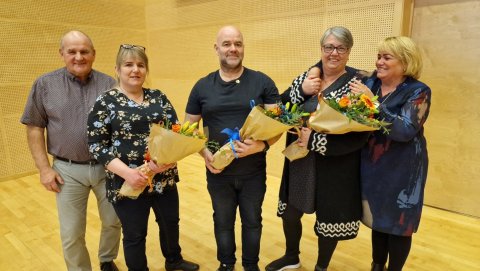 Á myndinni má sjá gullmerkjahafana ásamt formanni og varaformanni félagsins. F.v.:Björn Snæbjörnsson&hellip;