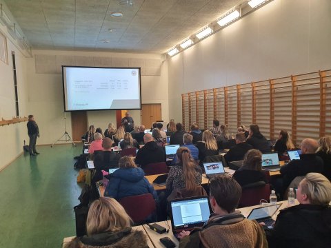 Björn, formaður Einingar-Iðju í Eyjafirði tók vel í boðið og mætti ásamt lögfræðingum félagsins og f&hellip;