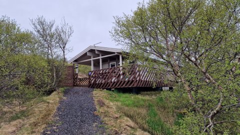 Laust vikuna 18. til 25. ágúst í Munaðarnesi og á Illugastöðum