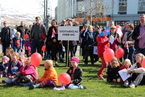 Greiðslur í fyrsta sinn yfir 100 milljónir