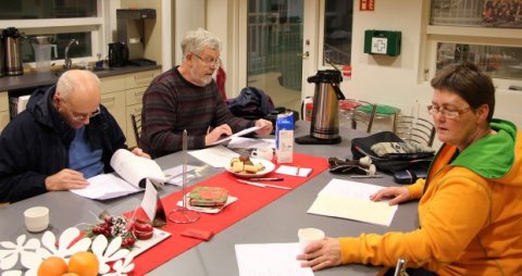 Dómnefnd að störfum