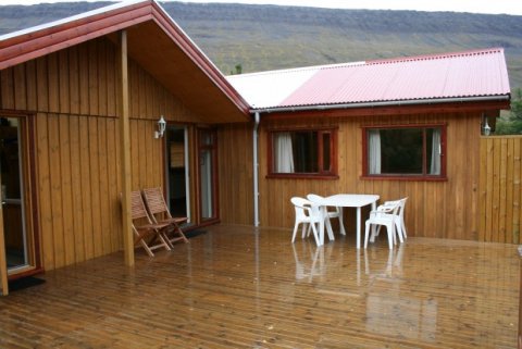 Laust á Illugastöðum, Tjarnargerði leigt