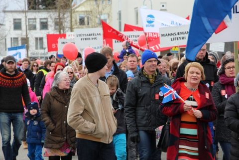 Fjölmenni tók þátt í 1. maí hátíðarhöldum