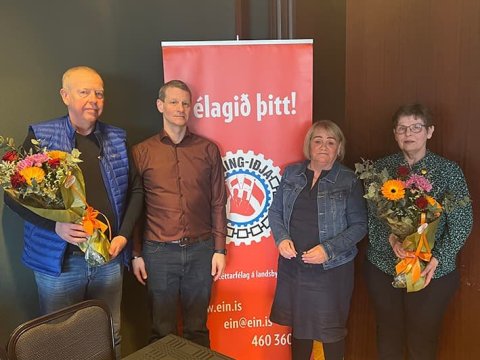 Á myndinni má sjá gullmerkjahafana ásamt formanni og varaformanni félagsins. F.v.: Gunnar, Tryggvi, …