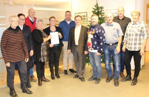 Gjöf til hjálparsamtaka í Eyjafirði