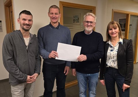 Hér má sjá Tryggva varaformann og Elsu skrifstofustjóra ásamt Guðlaugi Agnari Pálmasyni og Baldvini …