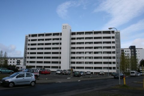 Vinna að hefjast við Ljósheima 14