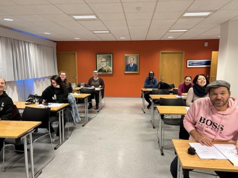 Mynd af vef SÍMEY. Nemendur á námskeiði í íslensku sem öðru máli, sem hófst 22. febrúar og stendur t&hellip;