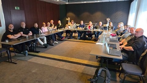 Starfsmönnum félagsins hefur verið boðið að sitja einn stjórnarfund á hverju starfsári og mættu þeir…