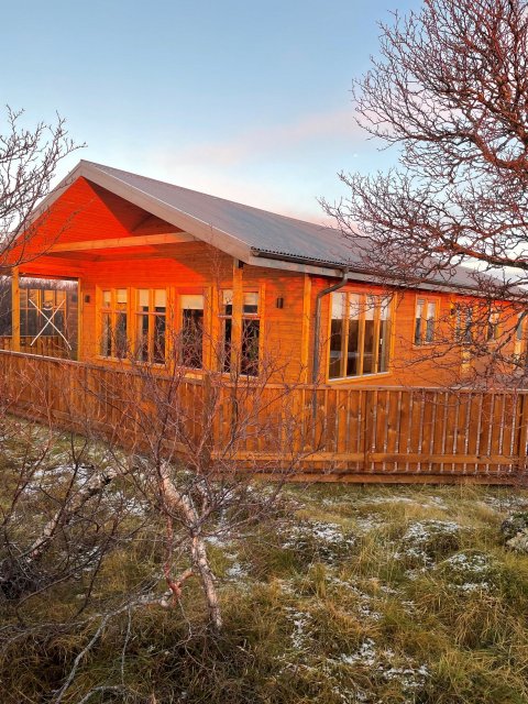 Nýja húsið í Svignaskarði að fara í útleigu